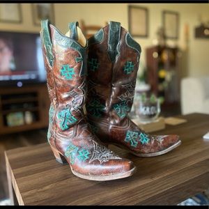 Corral boots